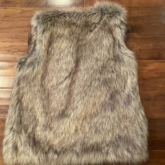 Vest - Picture 2 of 2